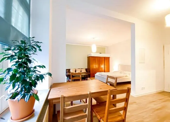 Schoene Ferienwohnung In Plagwitz Nahe Karl-Heine-Strasse -Netflix, Wlan, Waschmaschinet
